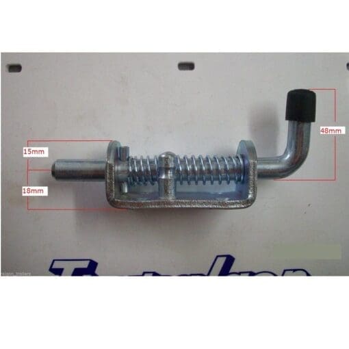spring loaded tailgate latch